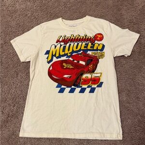 Disney’s Lightning, Mcqueen Cream T-Shirt, Graphic Car Print Size Small EUC